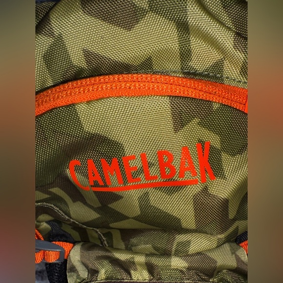 CamelBak Mini M.U.L.E. Kids Hydration Backpack 50oz *Bladder not included* - Picture 3 of 7
